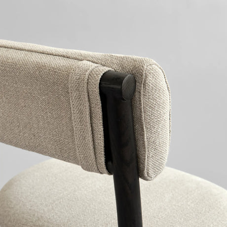 Essstuhl Nama aus Eiche in Coffee Black, gepolstert mit Linen von 101 Copenhagen – Bild 7
