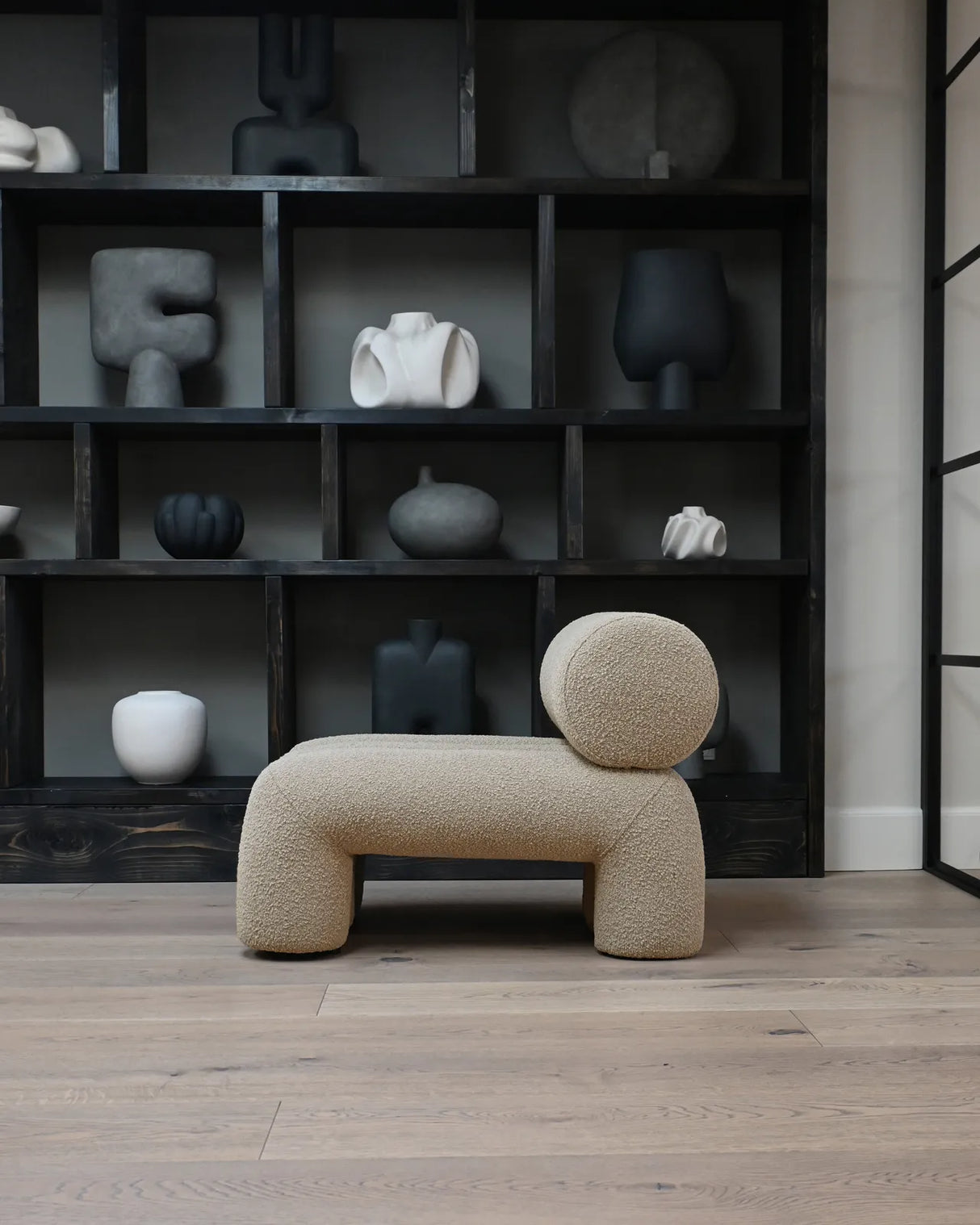 Sessel Foku aus Bouclé in Smoked Sand von 101 Copenhagen – Bild 5