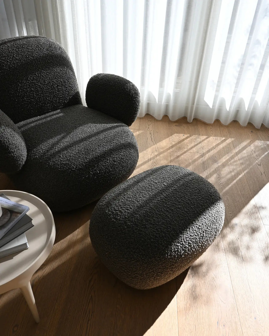 Sessel Toe mit Armlehnen, aus Bouclé in Deep Taupe, 100×94×80 cm von 101 Copenhagen – Bild 3