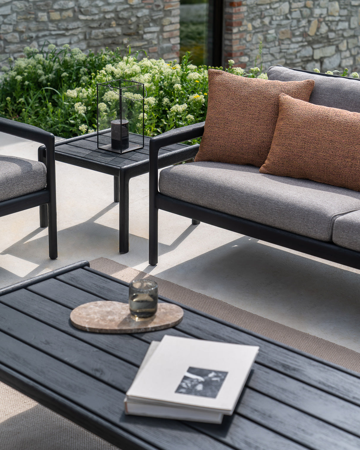 Jack Gartensofa - lackiertes Teak - schwarz - Mocha Stoff - 2+ Sitzer - 180 x 90 x 74 cm - ZEN ZONE