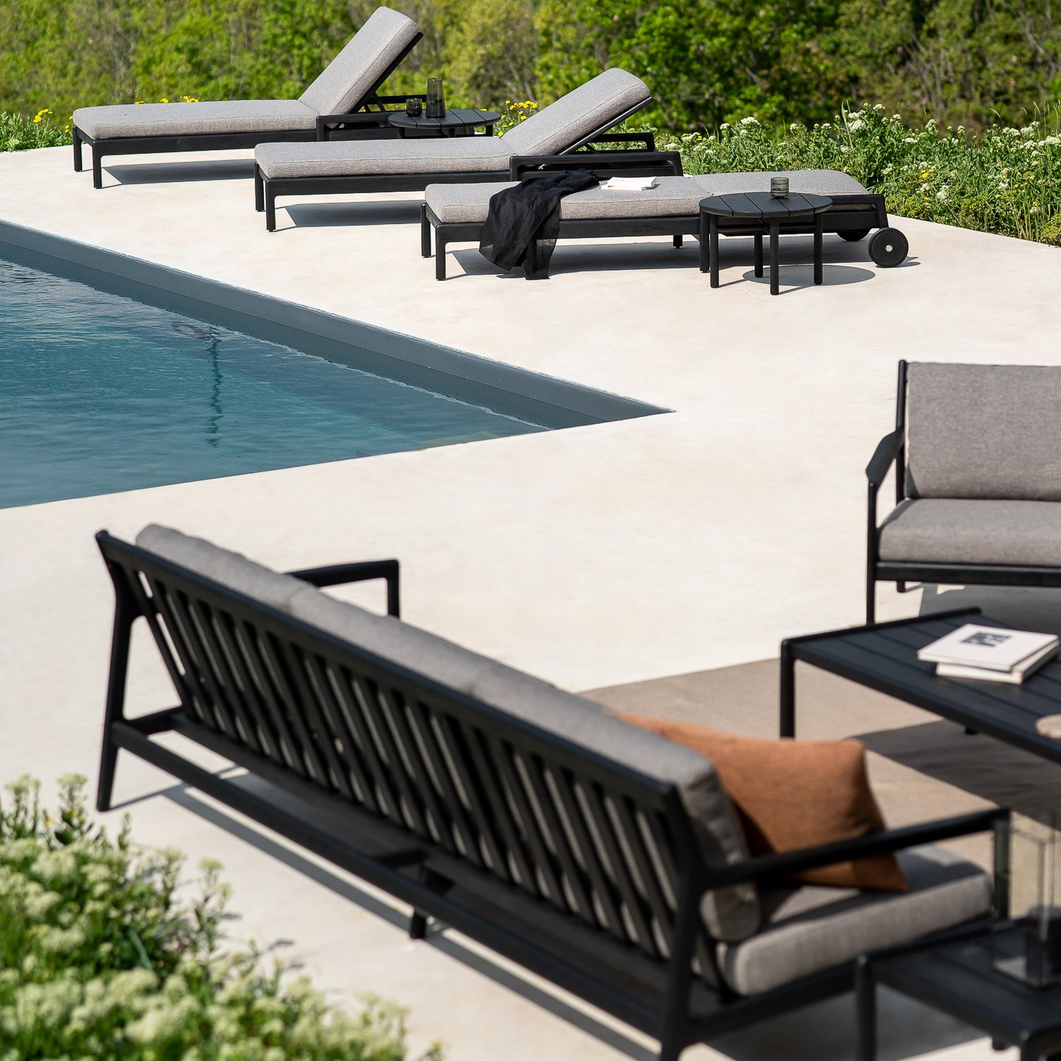 Jack Garten-Couchtisch - lackiertes Teak - schwarz - rechteckig - 120 x 65 x 35 cm - ZEN ZONE