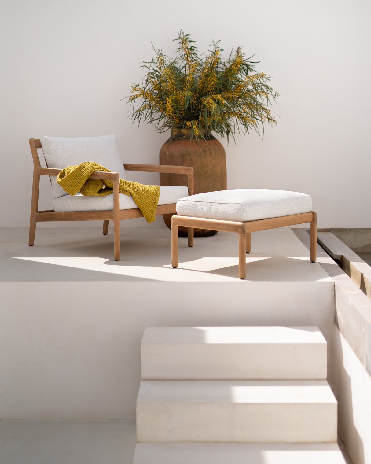 Jack Gartenhocker - Teak - Off White Stoff - 71 x 54 x 41 cm - ZEN ZONE