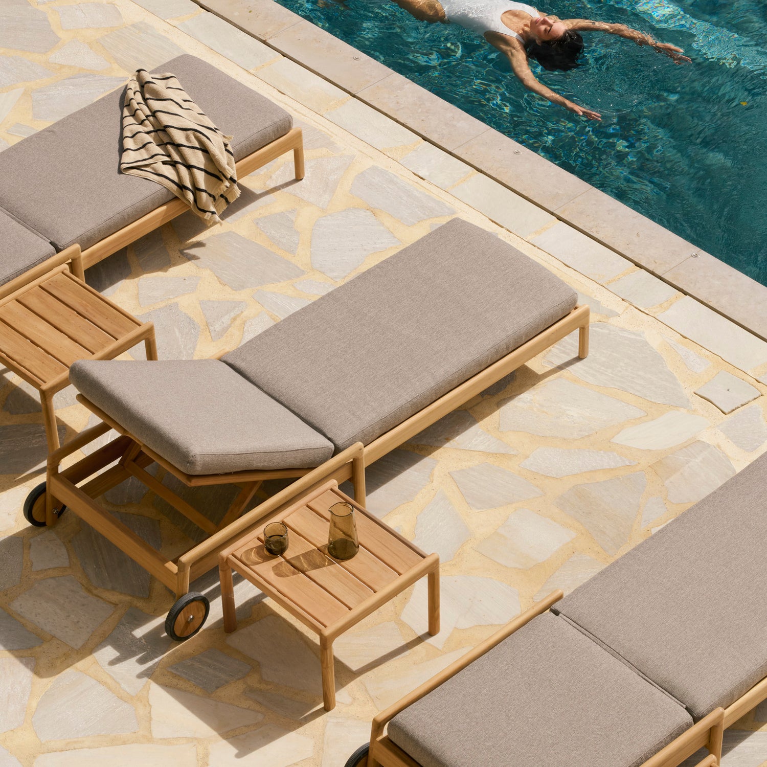 Jack Gartenliege verstellbar - Teak - Mocha Stoff - 216 x 84 x 34 cm - ZEN ZONE Furniture