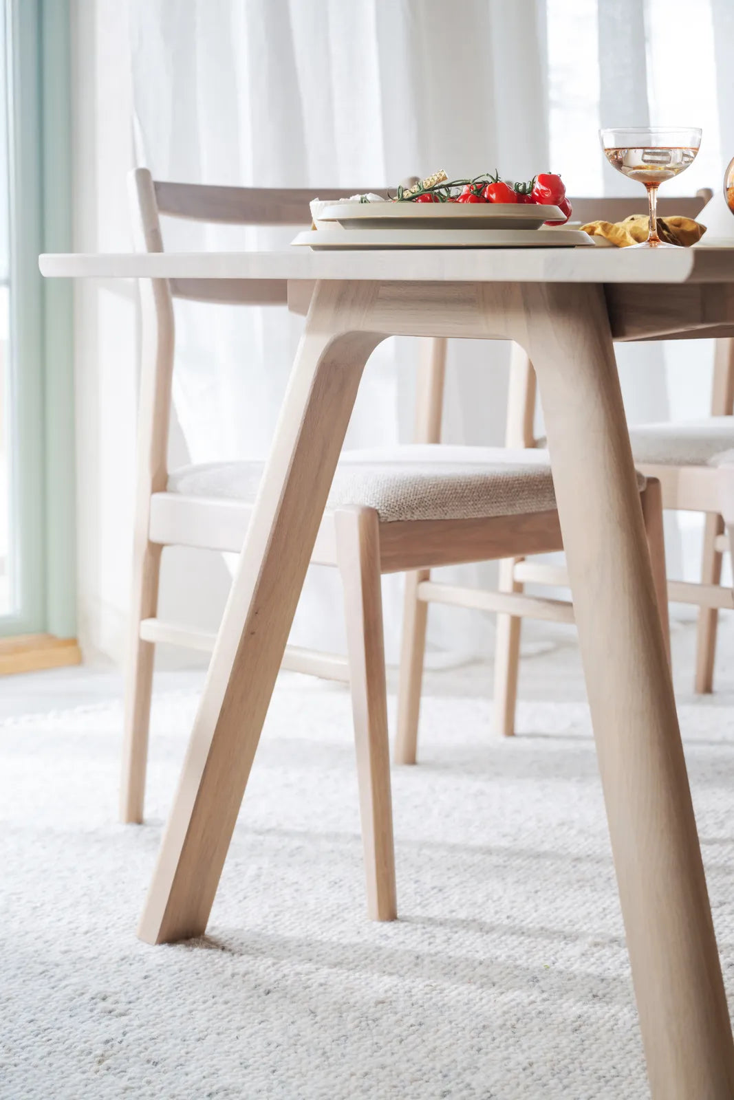 CLAPPERTON Esstisch massive Eiche Weiß pigmentiert 220x95x74cm