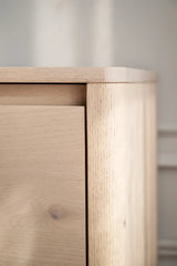 Buffet MELSTONE en chêne pigmenté blanc 40x180x70cm