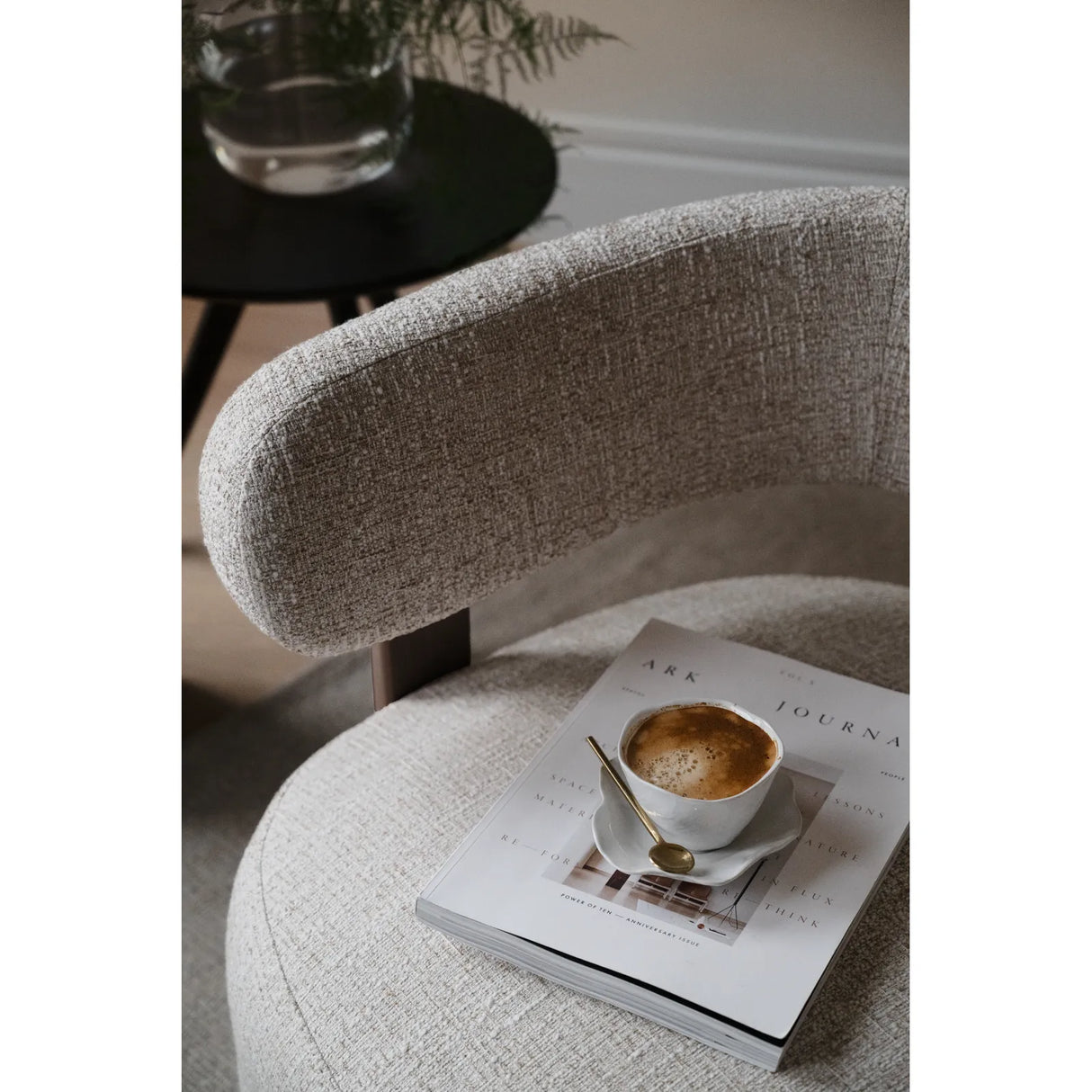 JENISON Loungesessel aus Eiche und Stoff in verschiedenen Farben, 74x74x69 cm - ZEN ZONE Furniture