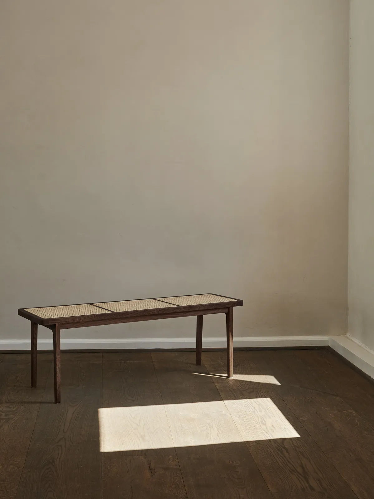 Sitzbank Le Roi aus Massivholz Esche und Rattan, 120×35×42 cm - ZEN ZONE Furniture