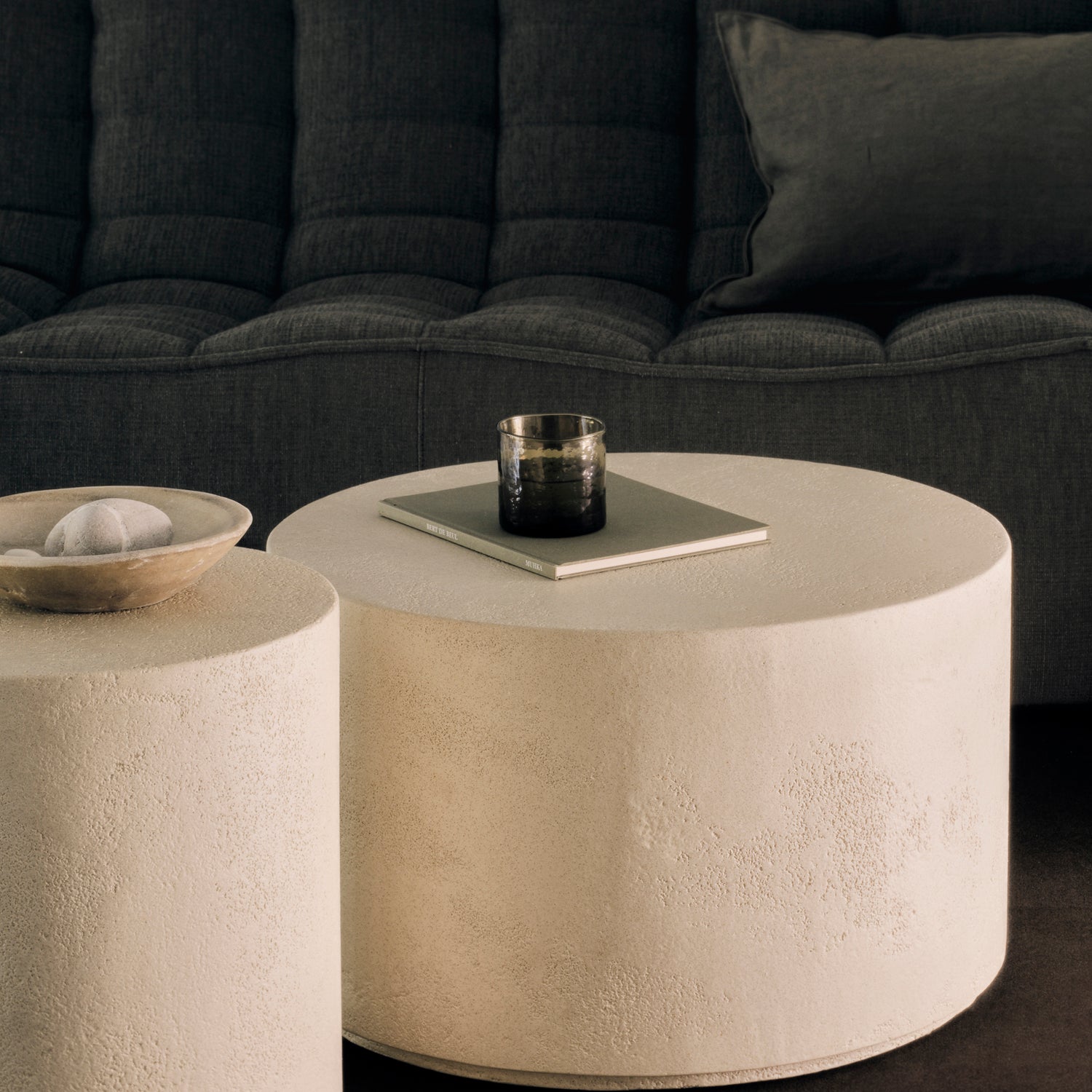 Elements Beistelltisch - Mikrozement - Off White - rund - 40 x 40 x 42 cm - ZEN ZONE Furniture
