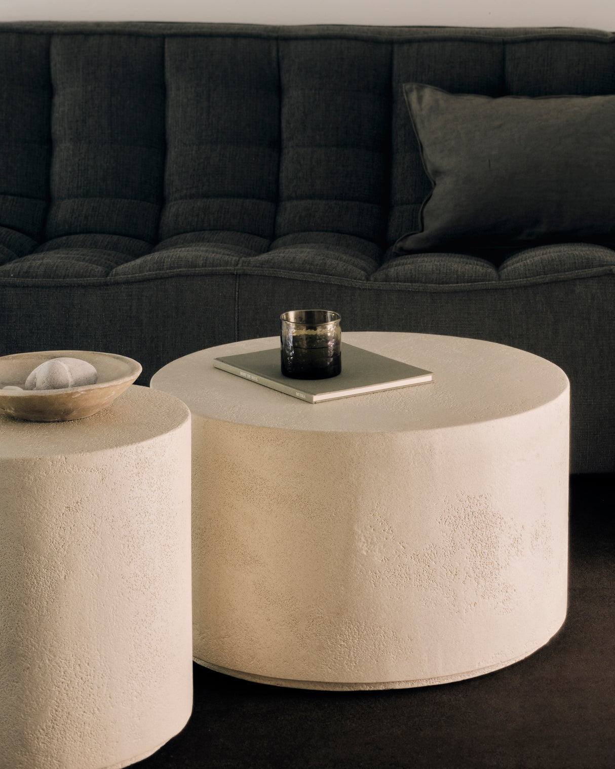 Elements Beistelltisch - Mikrozement - Off White - rund - 40 x 40 x 42 cm - ZEN ZONE Furniture
