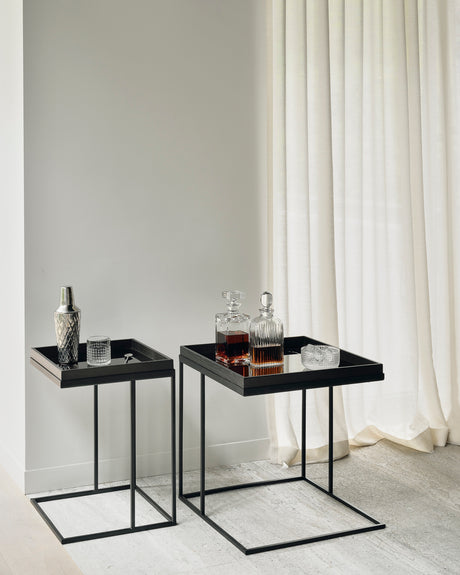 Tray Beistelltisch - lackiertes Holz - schwarz - quadratisch - S - Tablett nicht enthalten - 39 x 39 x 50 cm - ZEN ZONE Furniture
