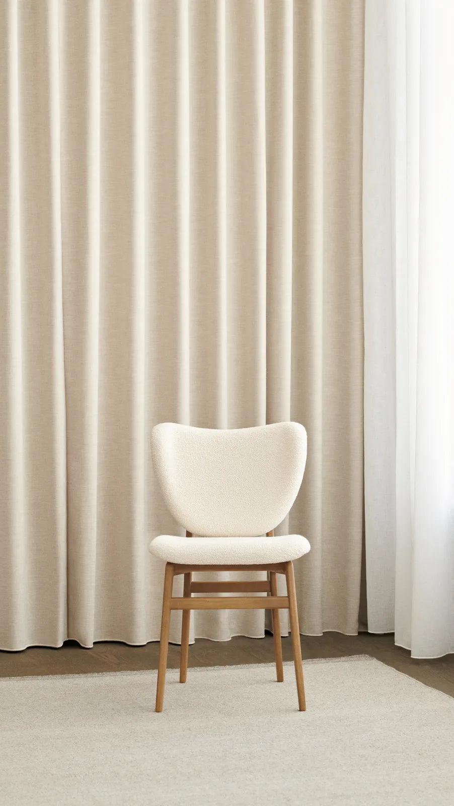 Elephant dining chair made of solid oak, unpadded, 47×53×80.5 cm