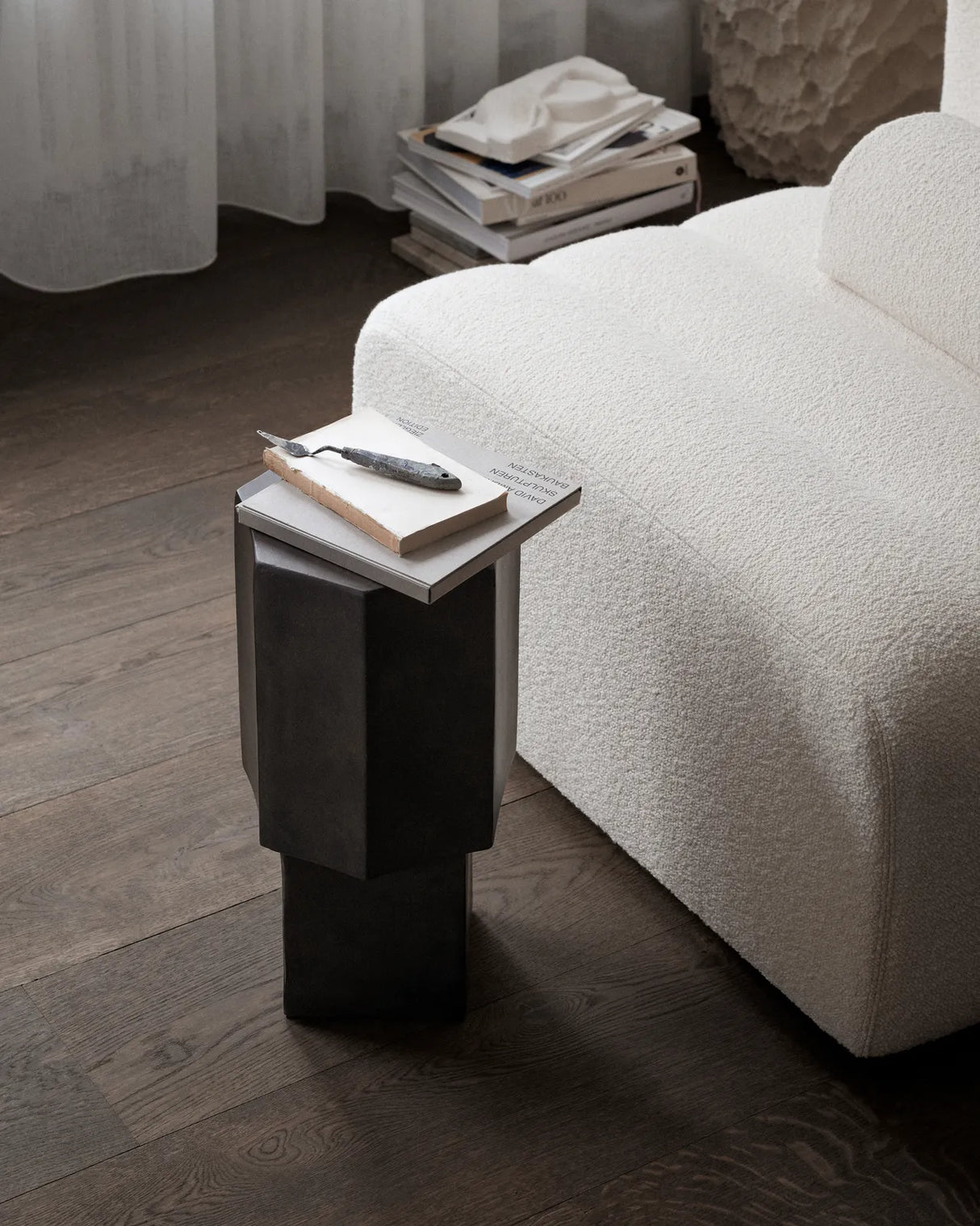 Beistelltisch Quartz aus Beton, 26×26×56 cm - ZEN ZONE Furniture