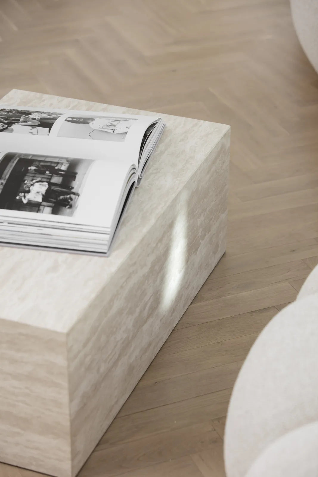 Cubism Couchtisch aus Travertin, Gross, 80x50x30 cm - ZEN ZONE Furniture