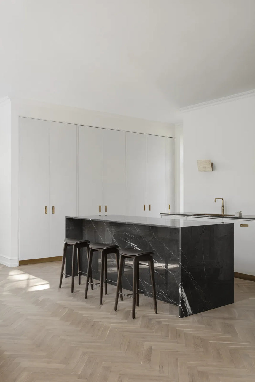 Barhocker NY11 ohne Rückenlehne aus Massivholz Eiche, ungepolstert, 40×35×75 cm - ZEN ZONE Furniture