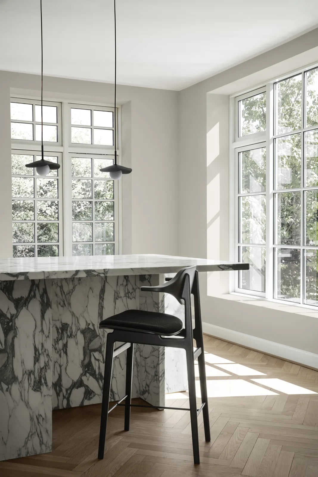 Hängelampe Fuji aus Aluminium in Burned Black