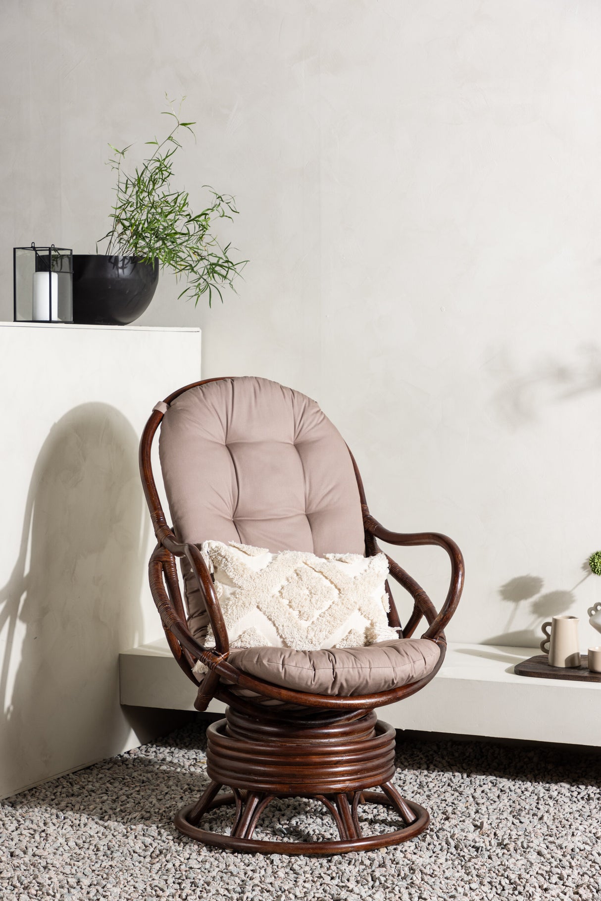 Swing Loungechair Rattan Walnuss dunkel / Beige
