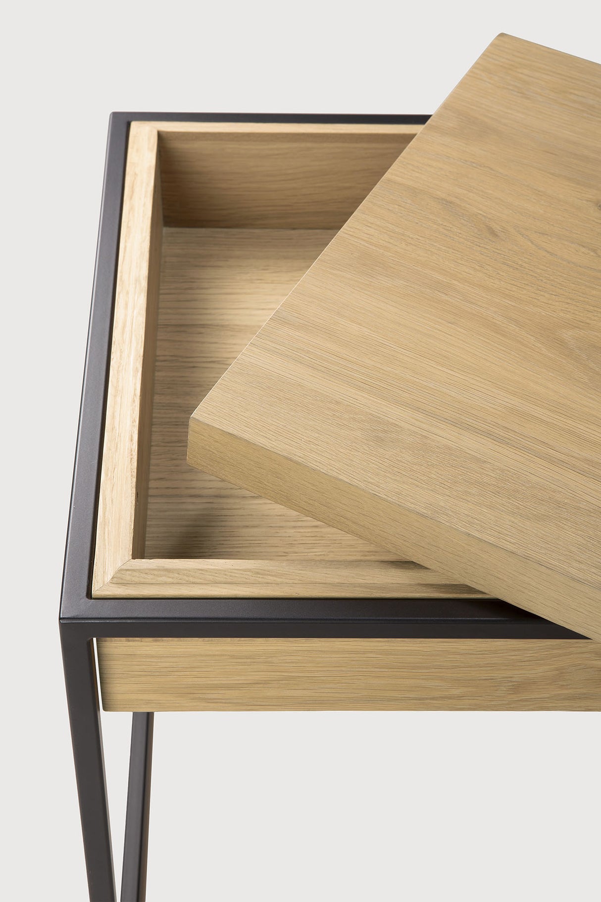 Monolit Beistelltisch - Eiche - quadratisch - abnehmbarer Deckel - 48 x 48 x 51 cm - ZEN ZONE Furniture