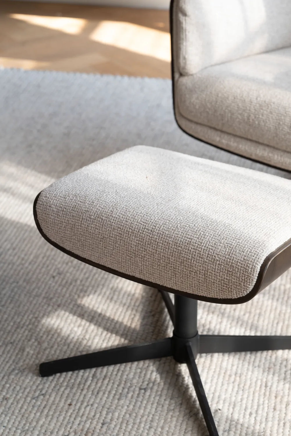 Fauteuil BRODERICK en chêne, 73x82x106 cm