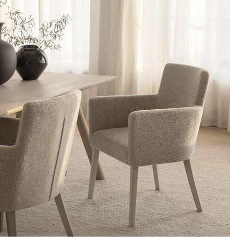 Essstuhl HUDSON aus massivem Eichenholz, in verschiedenen Stoffen - ZEN ZONE Furniture