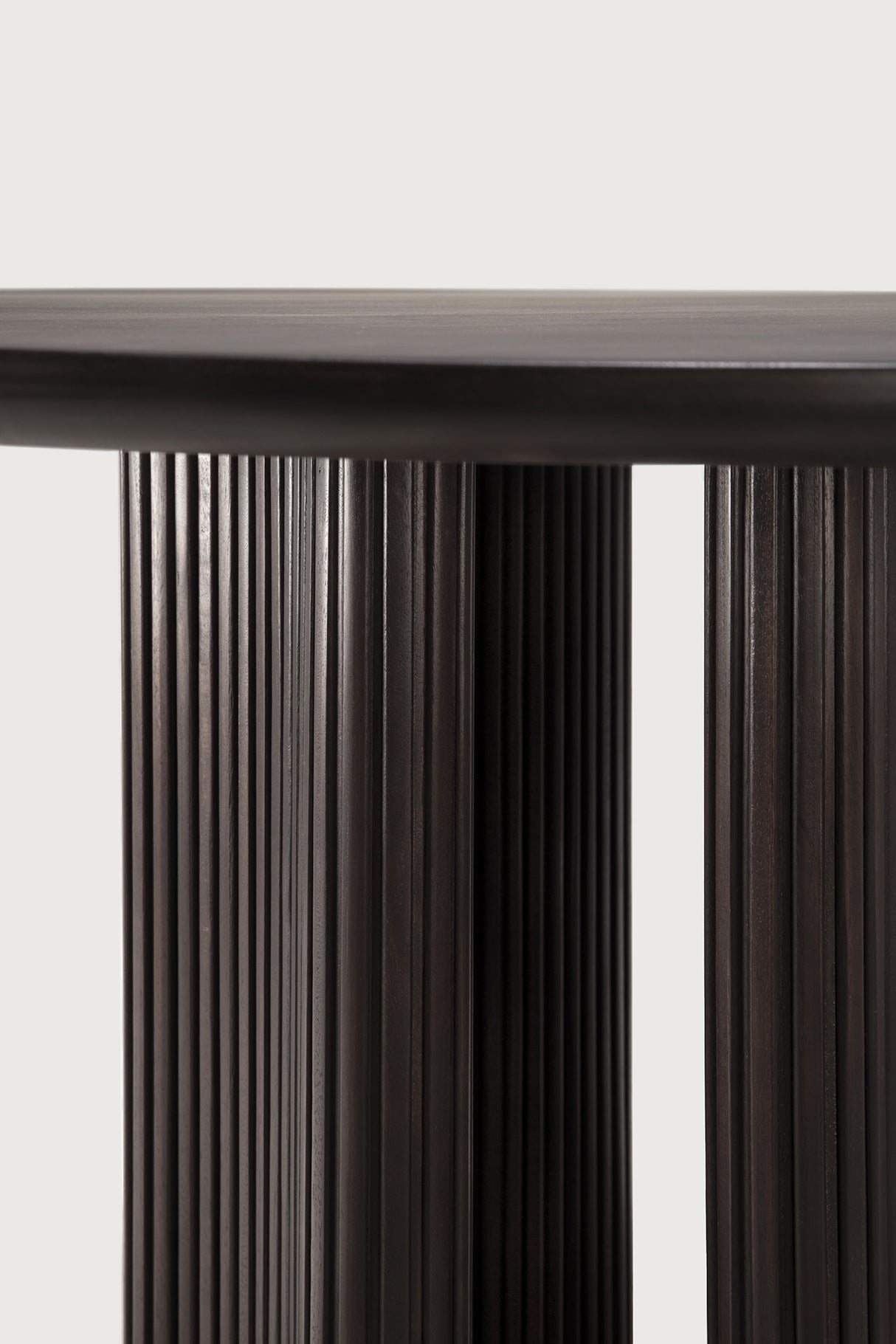 Roller Max Esstisch - lackiertes Mahagoni - dunkelbraun - rund - 150 x 150 x 76 cm - ZEN ZONE Furniture