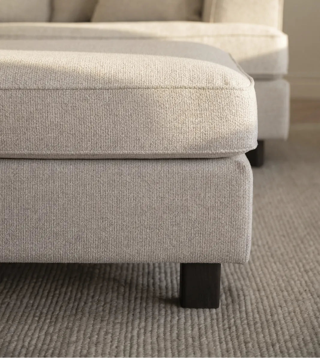 Footstool HARTSVILLE, Cayenne #102 light beige, 100x80x46 cm
