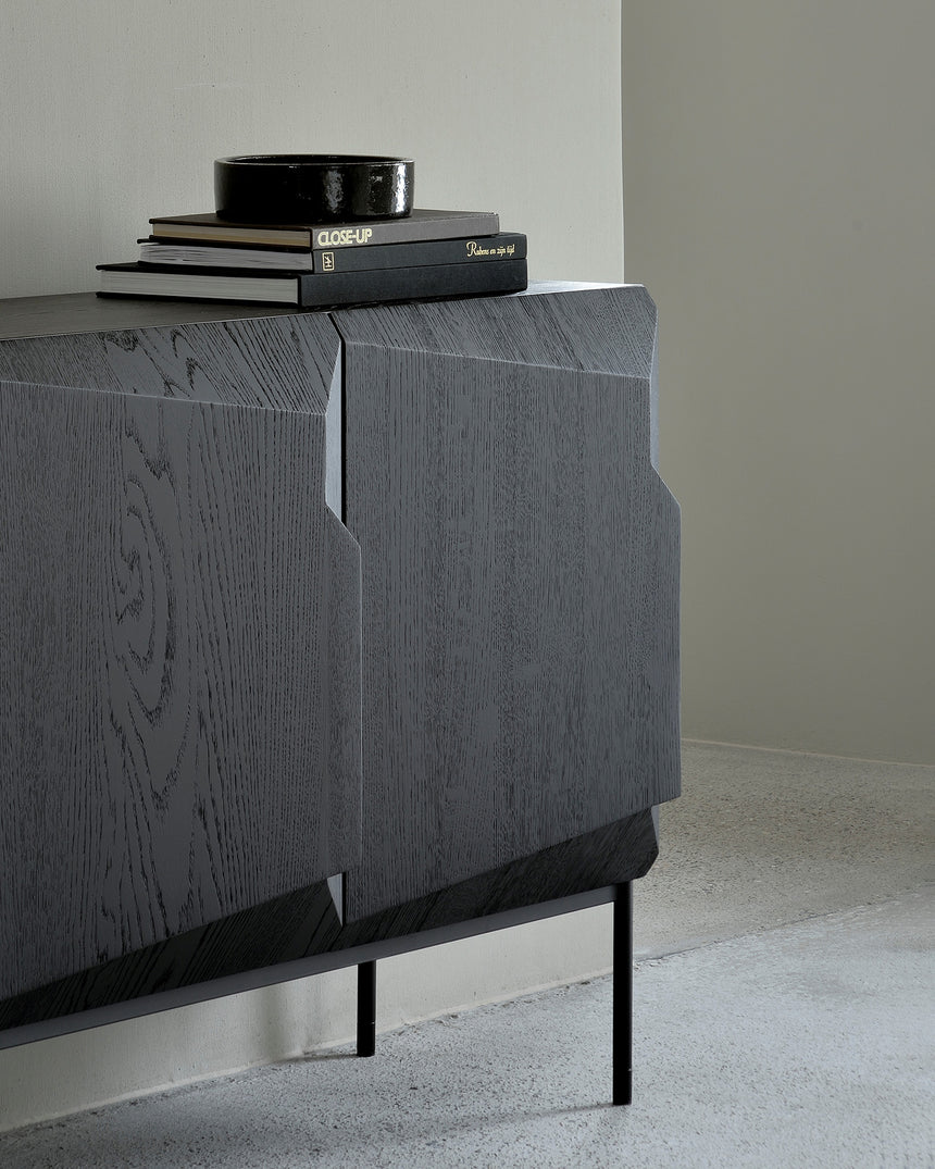 Stairs Sideboard - lackierte Eiche - schwarz - 3 Türen - 150 x 46 x 80 cm - ZEN ZONE Furniture