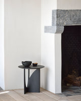 Geometric Beistelltisch - lackierte Eiche - schwarz - rund - 51 x 51 x 50 cm - ZEN ZONE Furniture