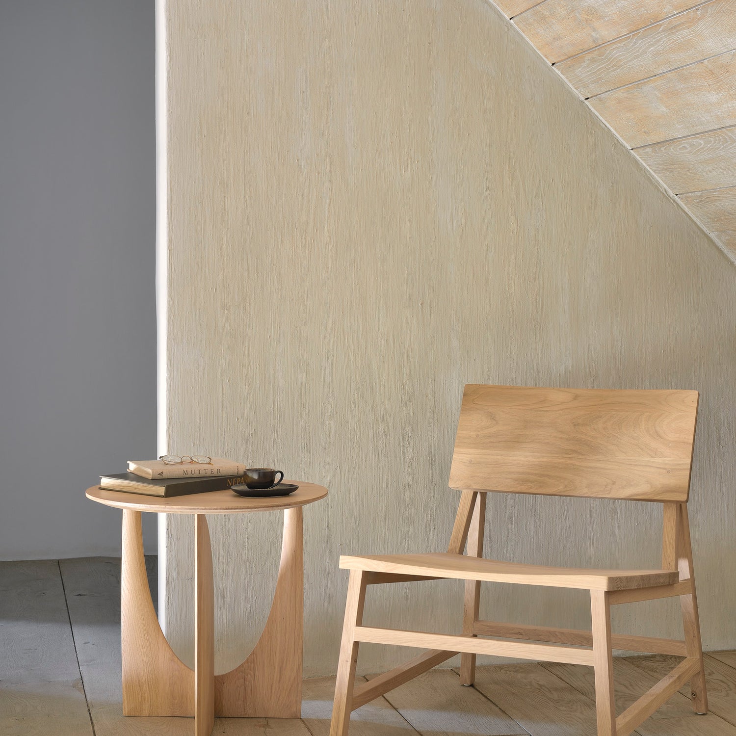 Geometric Beistelltisch - lackierte Eiche - rund - 51 x 51 x 50 cm - ZEN ZONE Furniture