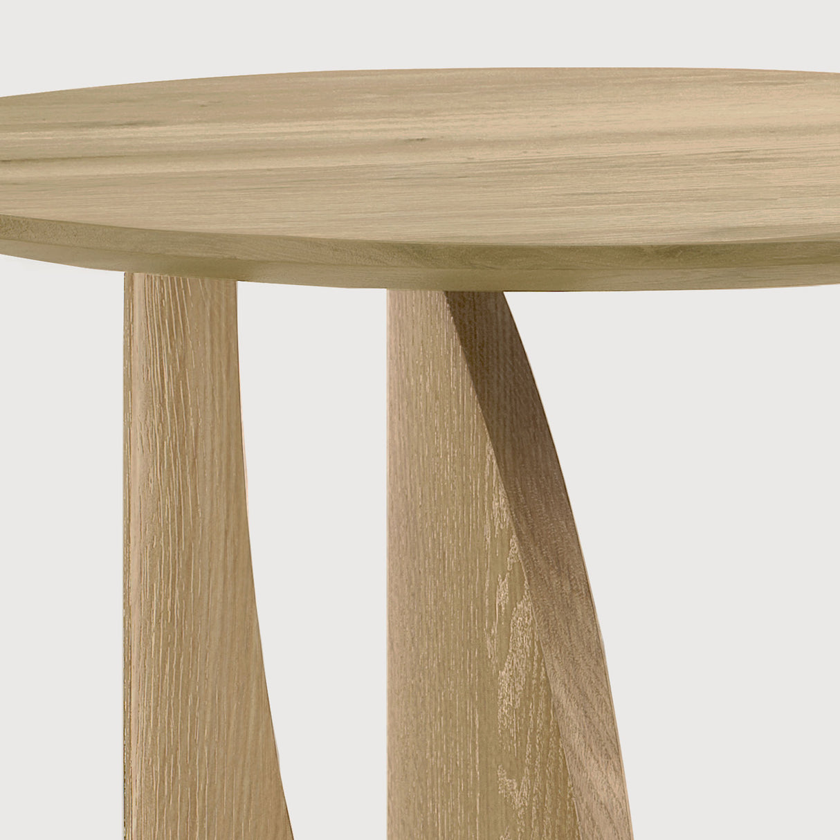 Geometric Beistelltisch - lackierte Eiche - rund - 51 x 51 x 50 cm - ZEN ZONE Furniture