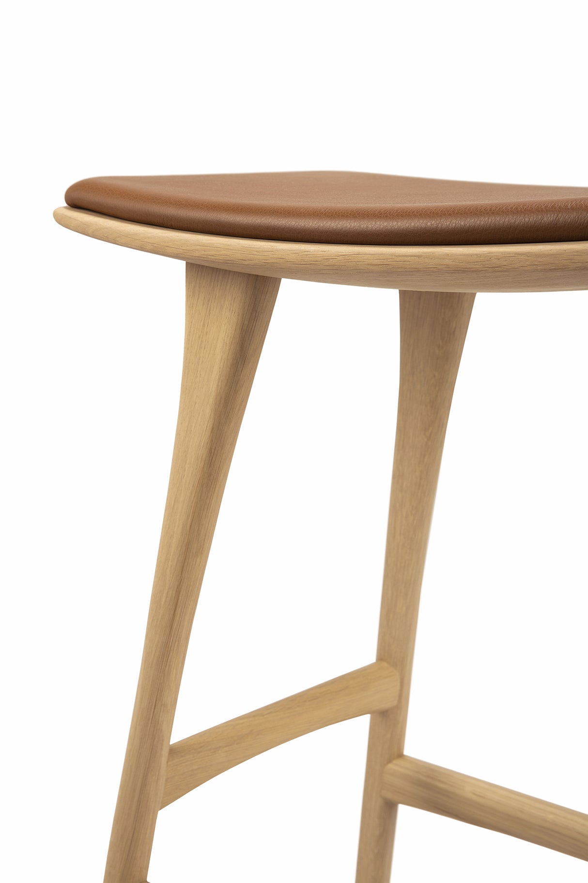 Osso Tresenhocker - lackierte Eiche - Cognac Leder - 57 x 33 x 69 cm - ZEN ZONE Furniture