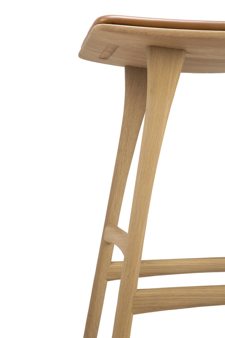 Osso Tresenhocker - lackierte Eiche - Cognac Leder - 57 x 33 x 69 cm - ZEN ZONE Furniture