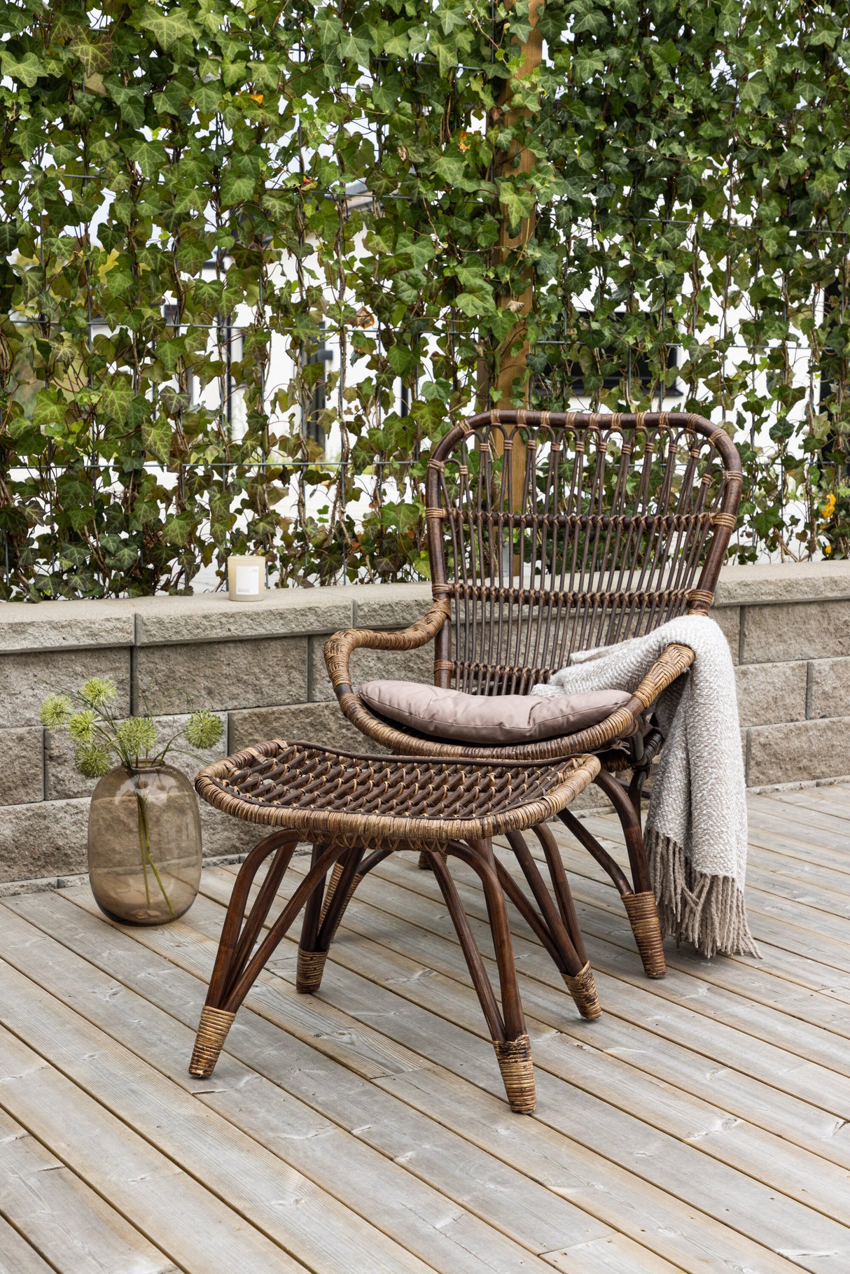 Ella Loungesessel Rattan Walnuss dunkel / Beige