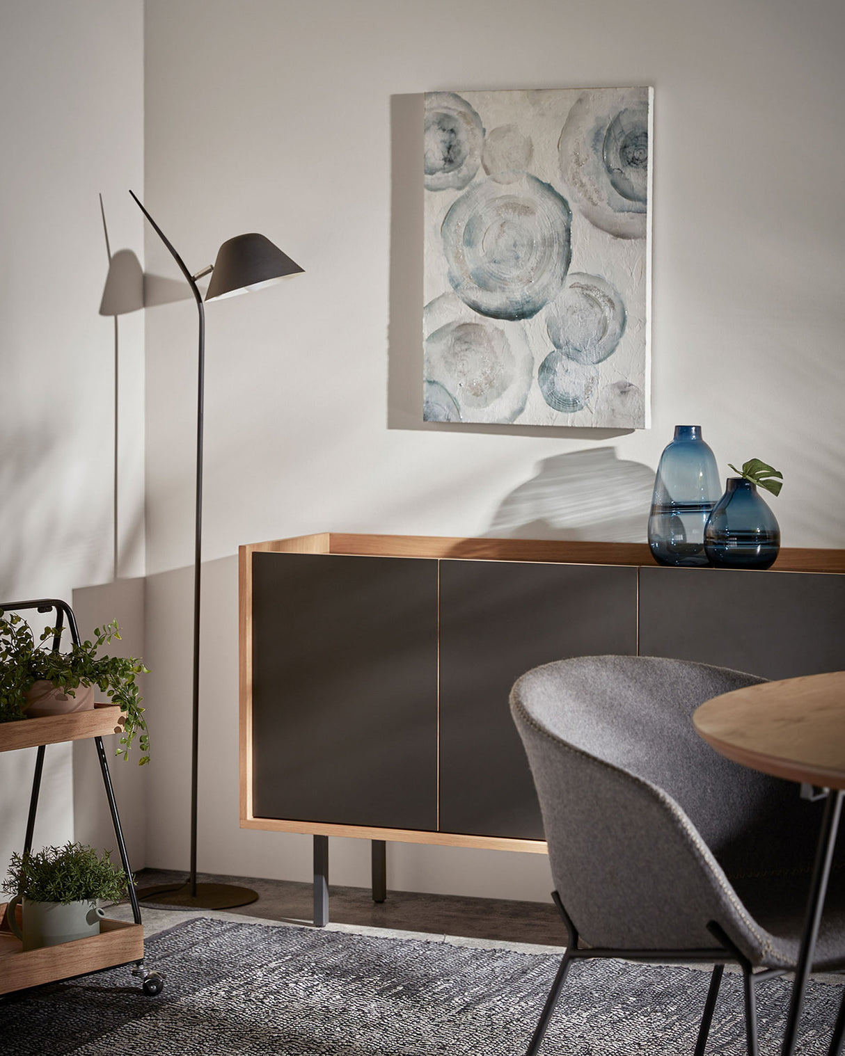 Aurelia Stehlampe, schwarz - ZEN ZONE Furniture