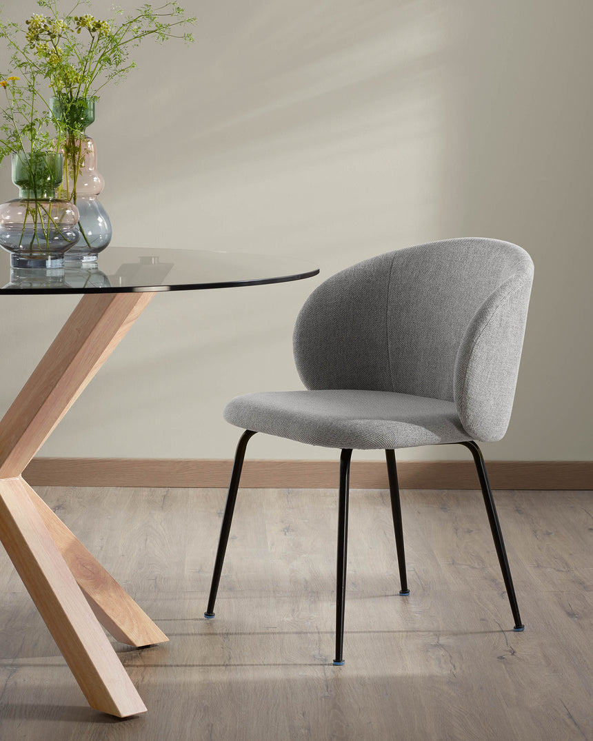 Minna Stuhl hellgrau und Stahlbeinen mit schwarzem Finish - ZEN ZONE Furniture