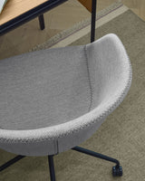 Yvette Schreibtischstuhl in Hellgrau mit schwarzen Stahlbeinen - ZEN ZONE Furniture