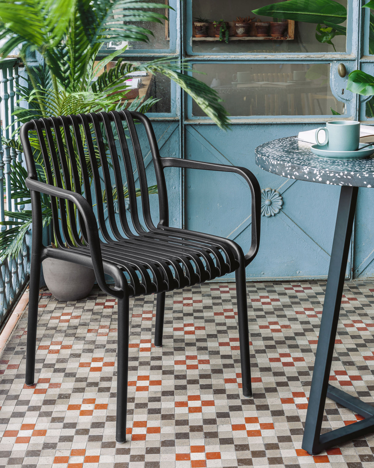 Stapelbarer Outdoor Stuhl Isabellini schwarz - ZEN ZONE Furniture