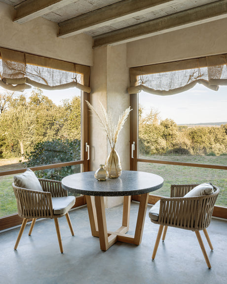 Shanelle runder Tisch aus schwarzem Terrazzo und massivem Akazienholz Ø 120 cm - ZEN ZONE Furniture