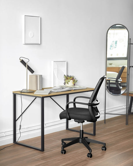 Melva Schreibtischstuhl in Schwarz mit Beinen aus Stahl in Schwarz - ZEN ZONE Furniture