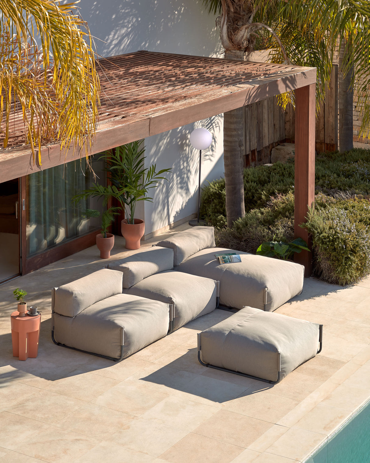 Vilena runder Outdoor Beistelltisch aus Terrakotta Ø 33 cm - ZEN ZONE Furniture