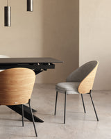 Eamy Stuhl hellgrau Eschenfurnier mit natürlichem Finish und Metall in Schwarz - ZEN ZONE Furniture