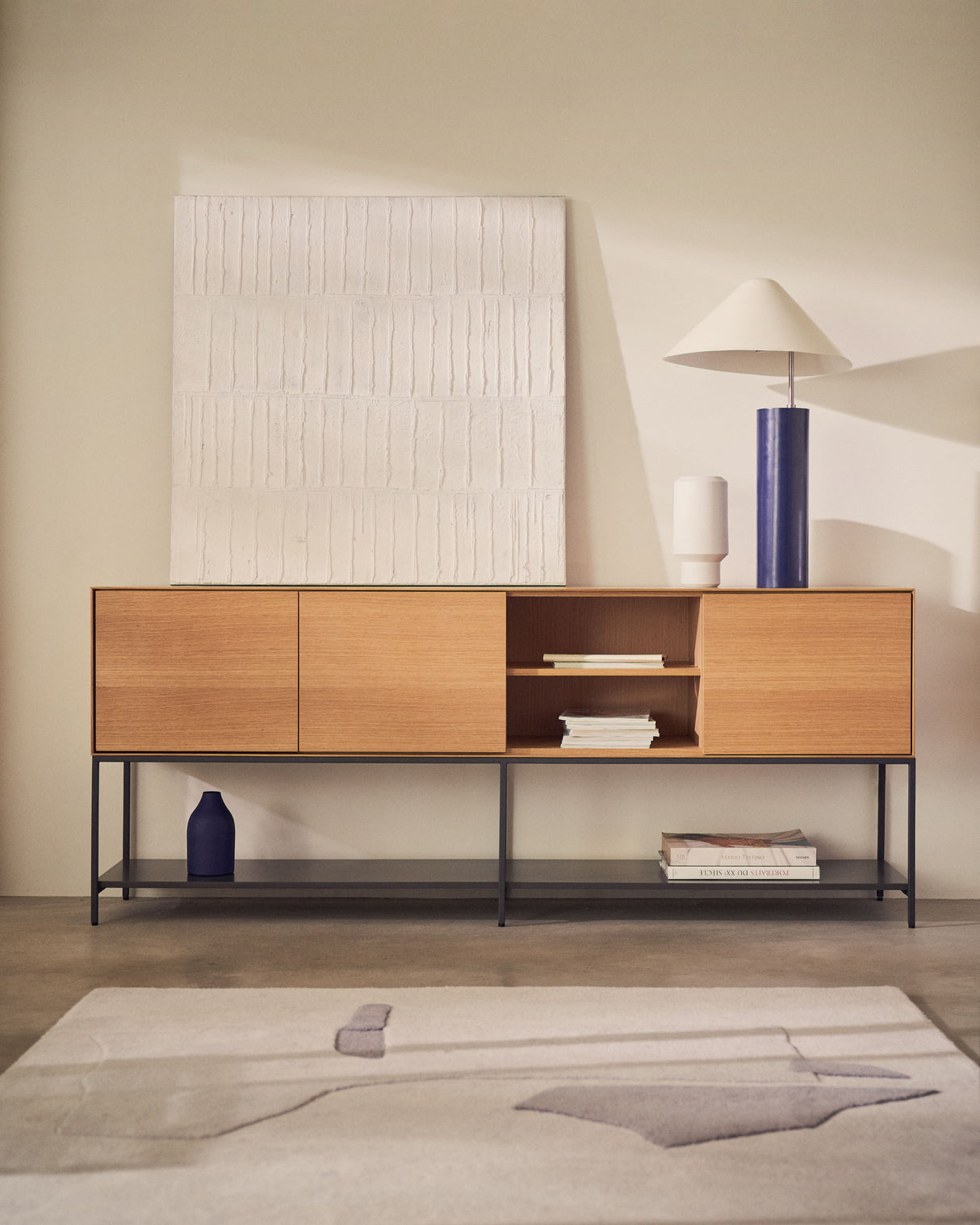 Vedrana Kommode 3 Türen aus Eichenfurnier und Stahlbeine in Schwarz 195 x 80 cm - ZEN ZONE Furniture