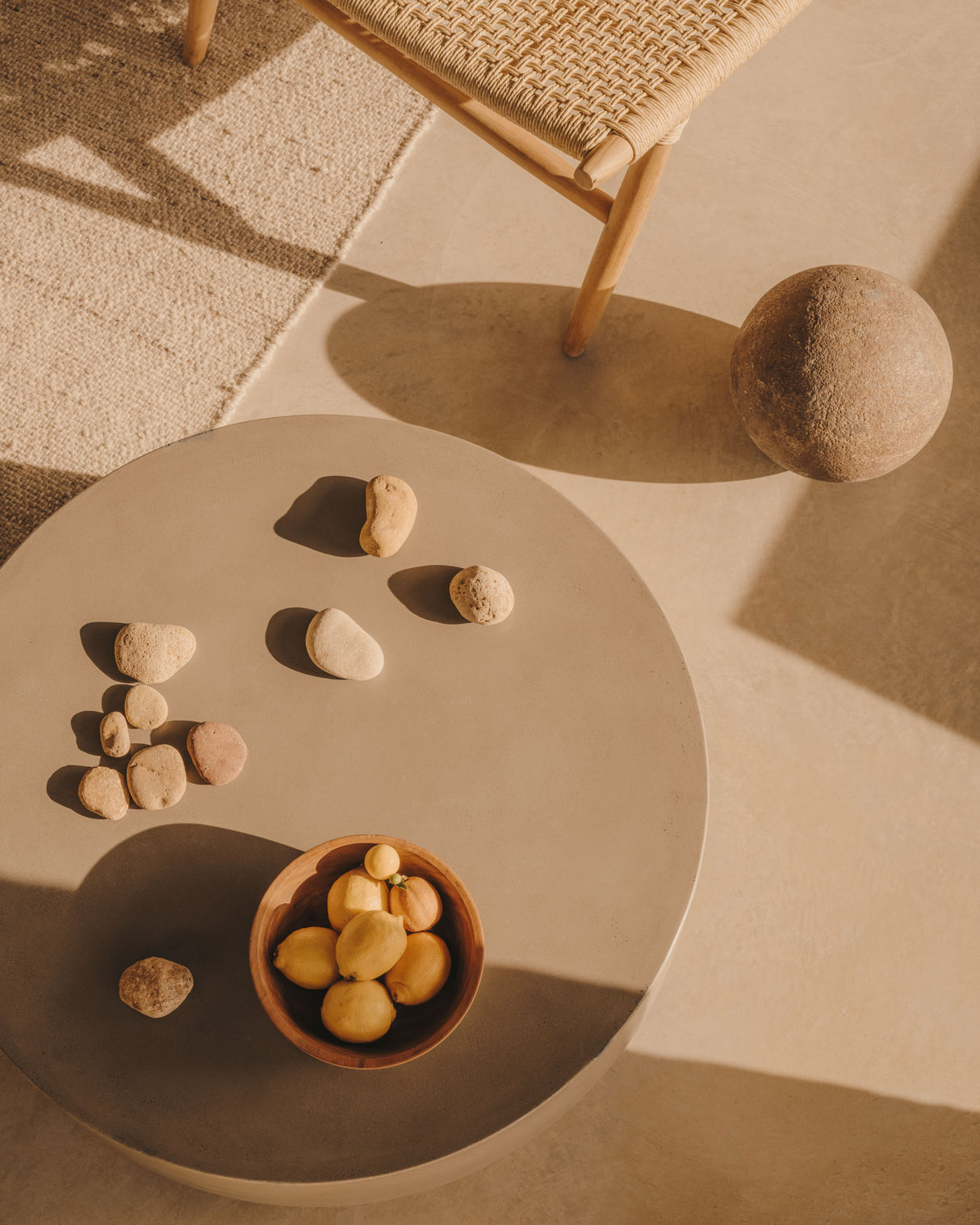 Garbet runder Couchtisch aus Zement Ø 60 cm - ZEN ZONE Furniture