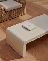 Aiguablava Couchtisch aus Zement in Weiß 135 x 65 cm - ZEN ZONE Furniture