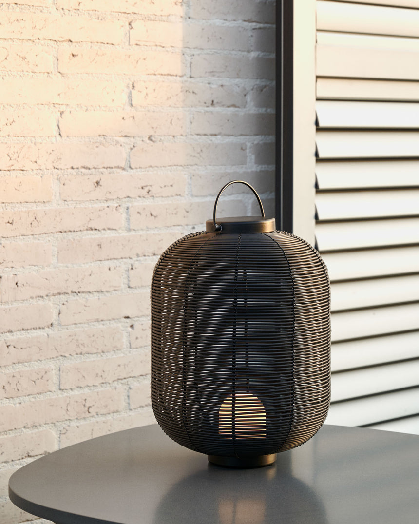 Saranella kleine tragbare Tischlampe aus Kunstrattan in Schwarz - ZEN ZONE Furniture