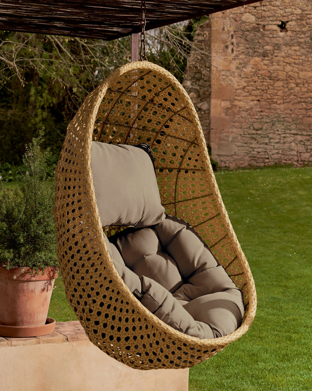 Cira Hängesessel mit natürlichem Finish - ZEN ZONE Furniture