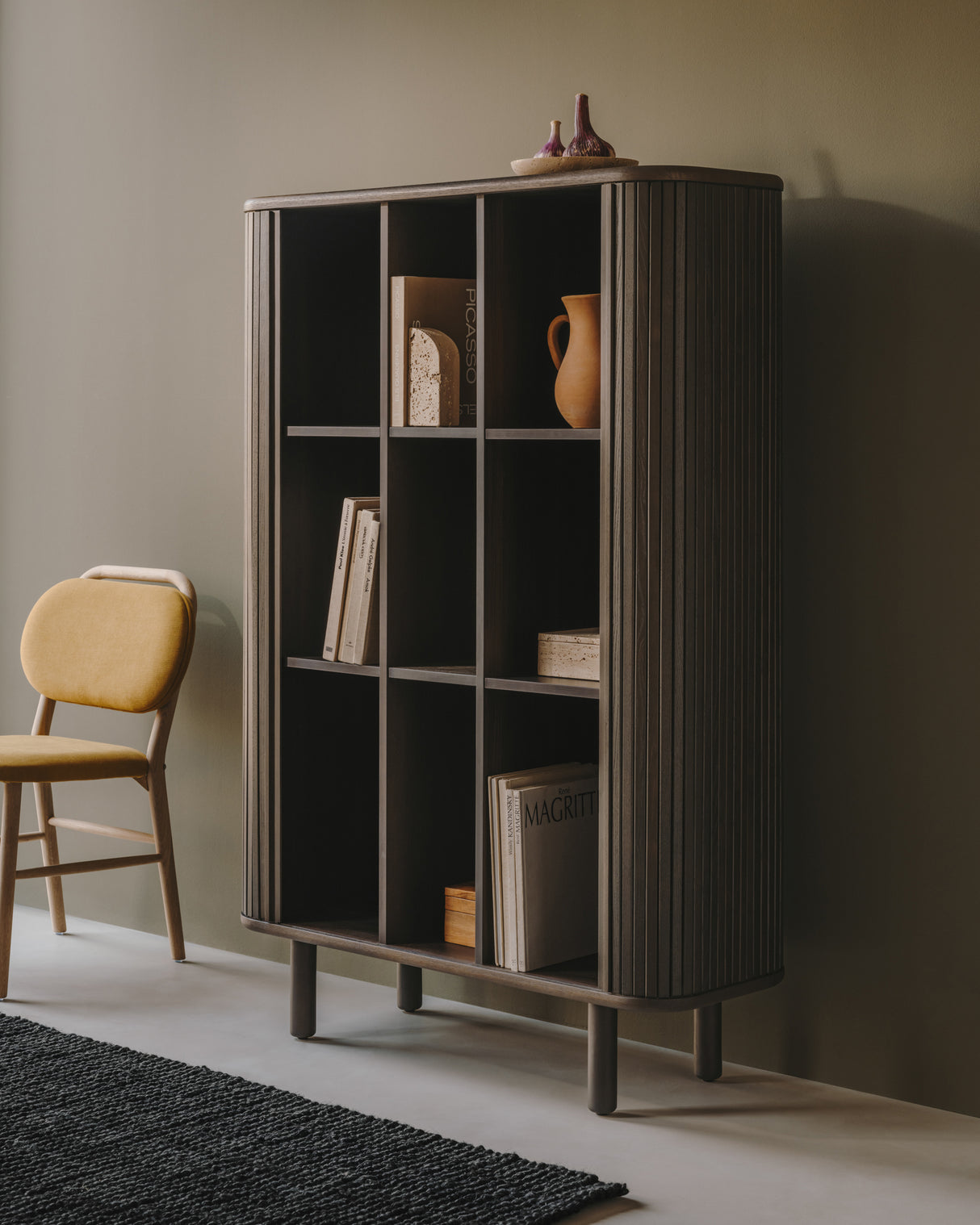 Mailen Highboard 2 Türen mit Eschenfurnier und dunklem Finish 110 x 160 cm - ZEN ZONE Furniture