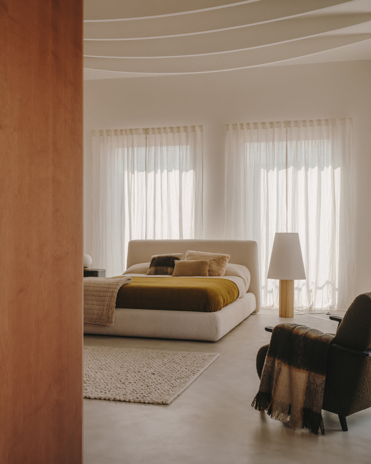 Marga Stehleuchte aus Massivholz mit natürlichem Finish - ZEN ZONE Furniture