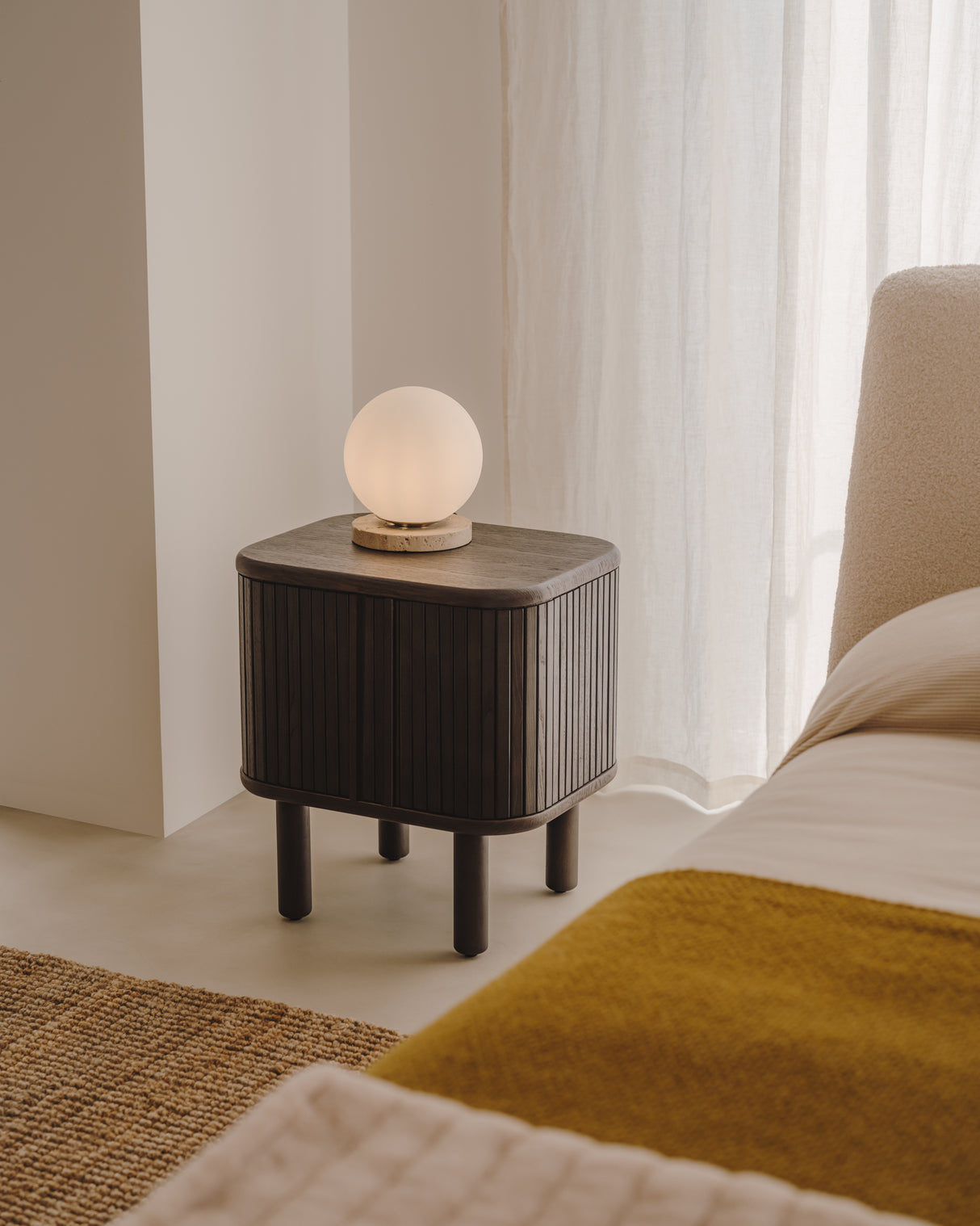 Malachi Tischlampe aus Milchglas und Travertinstein - ZEN ZONE Furniture