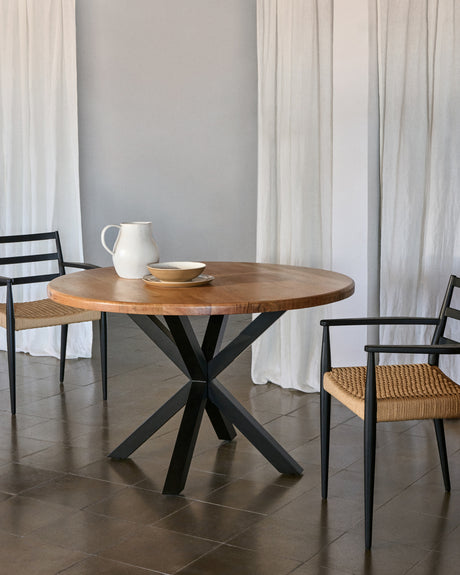 Argo runder Tisch aus massivem Akazienholz mit Stahlbeinen in Schwarz Ø 120 cm - ZEN ZONE Furniture