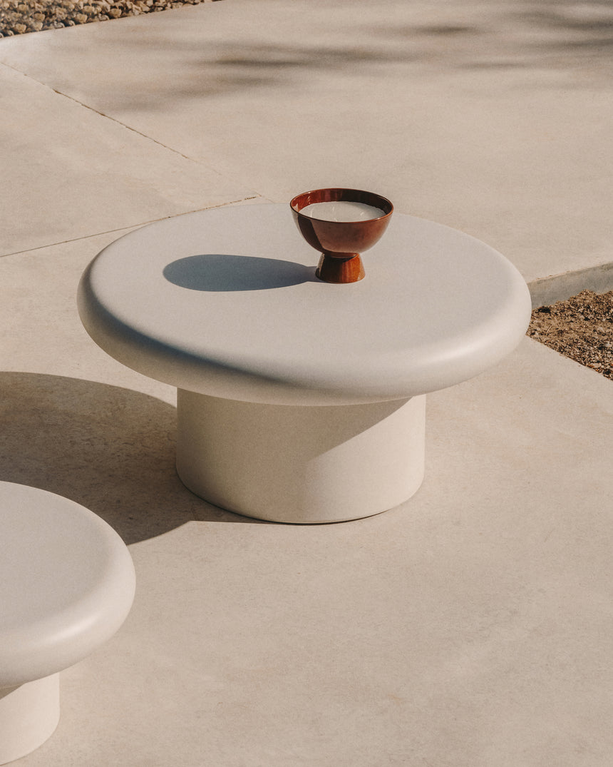 Addaia Couchtisch aus weißem Zement Ø 90 cm - ZEN ZONE Furniture